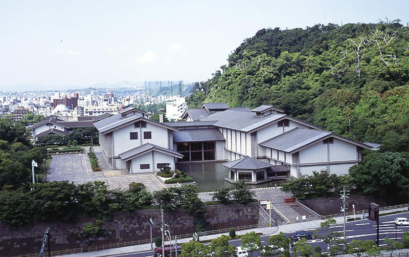 幕末・維新の足跡を辿る鹿児島城本丸跡の歴史資料館「黎明館」