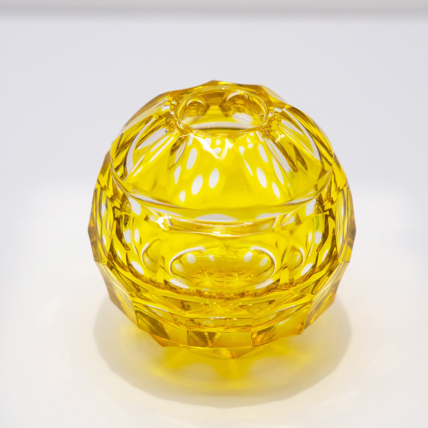 Vase à fleurs rond