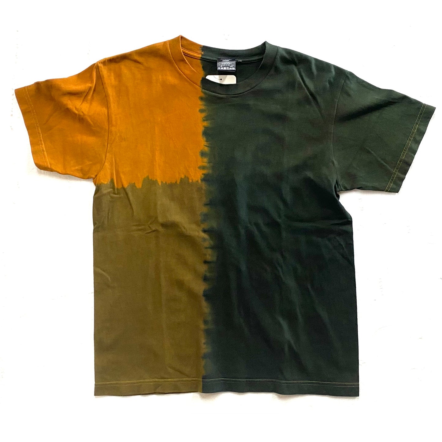 テーチ木染め、泥染め、藍染めを用いた四色コントラストの半そでTシャツ|一点ごとに異なる色合いとパターンが特徴の個性的なデザイン(Sサイズ)|Japan Satsuma
