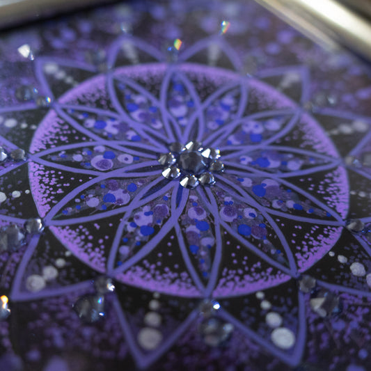 大切な人への贈り物に最適な、カラフルで繊細な曼荼羅模様のアート作品。心を込めて描かれています。|Japan Satsuma