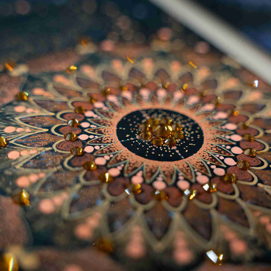 まんだらカード オレンジの曼荼羅デザインをクローズアップした写真|Japan Satsuma