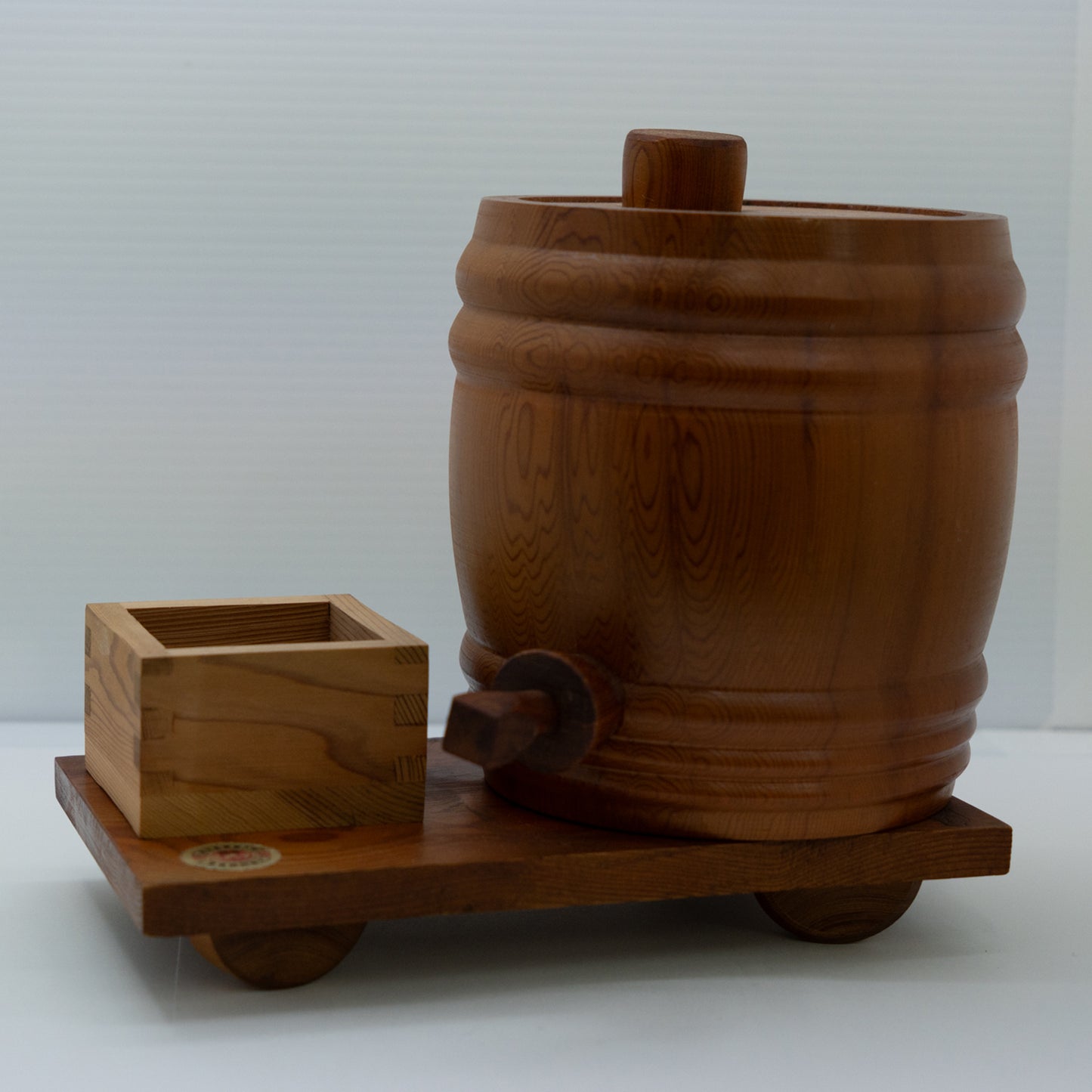 屋久杉清酒桶及枡，方形底座